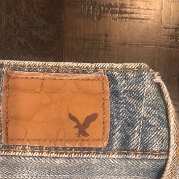 NEW AEO Distressed High Rise Embroidered Festival 100% Cotton Size 2 Jean Shorts - Picture 12 of 16